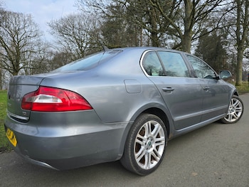 Used Skoda Superb 2009 for sale - 75413205: Photo
