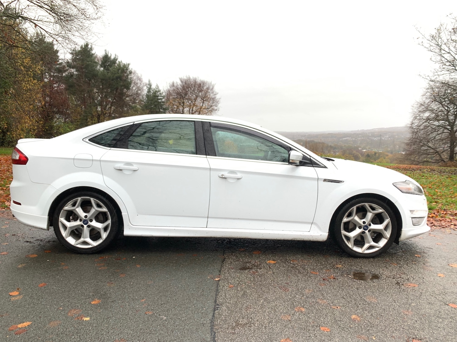 Used Ford Mondeo 2013 for sale - 76580607: Photo 2
