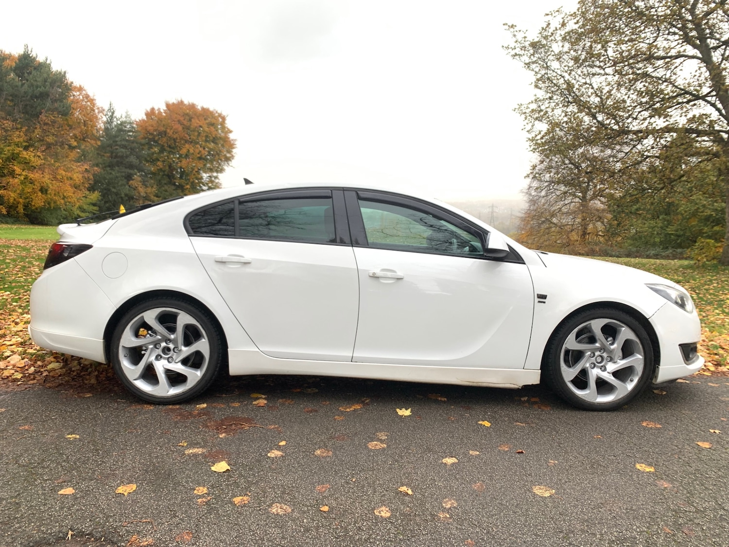 Used Vauxhall Insignia 2016 for sale - 76454803: Photo 2