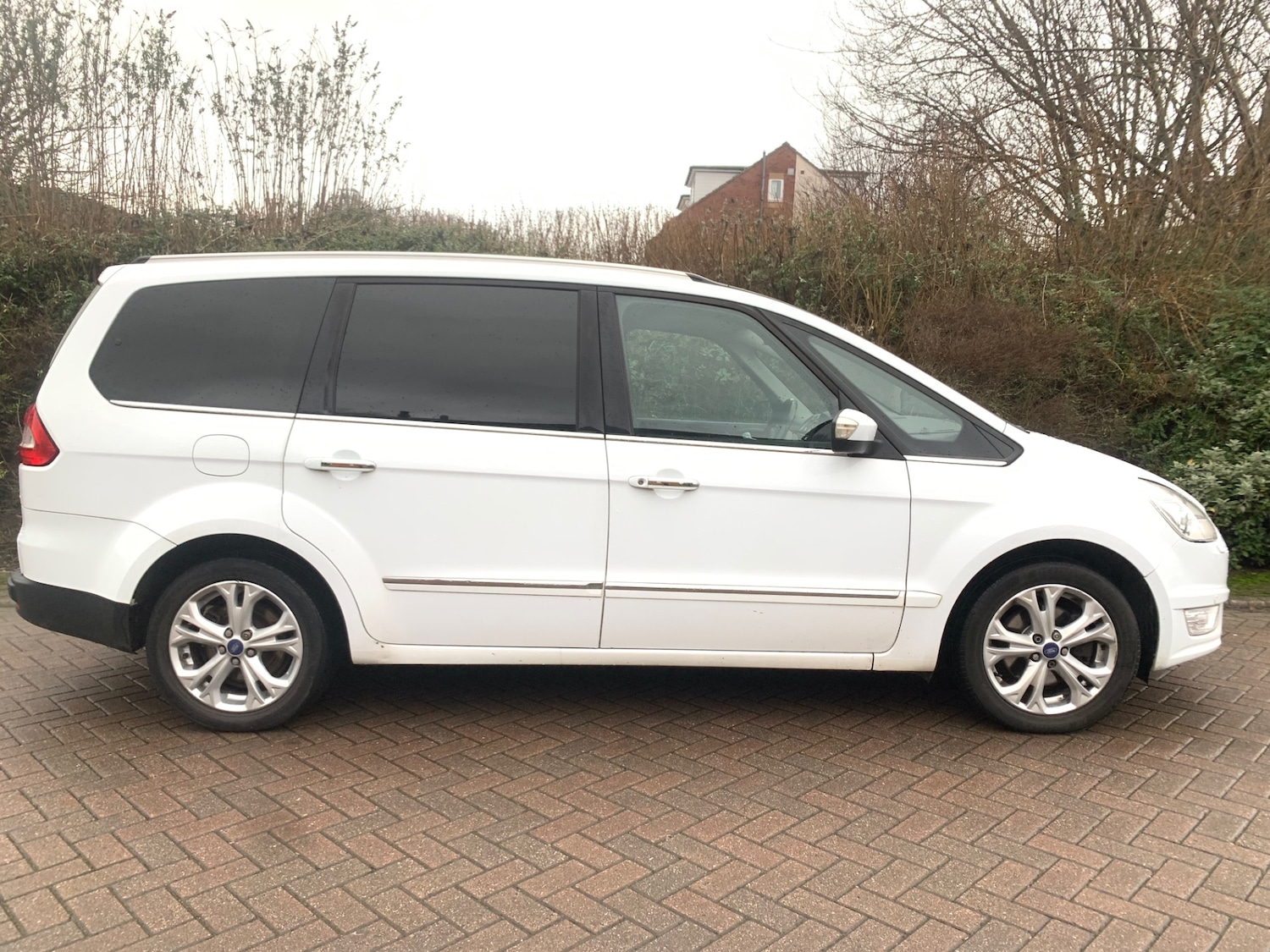 Used Ford Galaxy 2011 for sale - 77494526: Photo 2