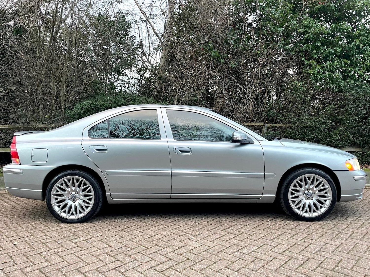 Used Volvo S60 2008 for sale - 77008932: Photo 2