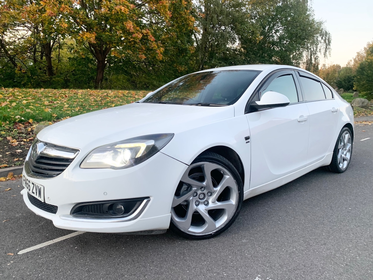 Used Vauxhall Insignia 2016 for sale - 76376968: Photo 1