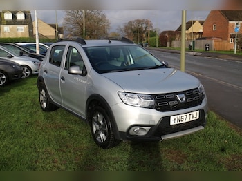 Used Dacia Sandero Stepway 2017 for sale - 76924088: Photo