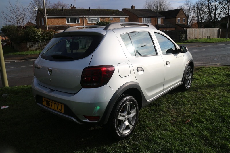 Used Dacia Sandero Stepway 2017 for sale - 76924088: Photo 4