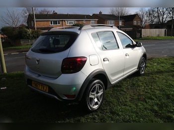 Used Dacia Sandero Stepway 2017 for sale - 76924088: Photo