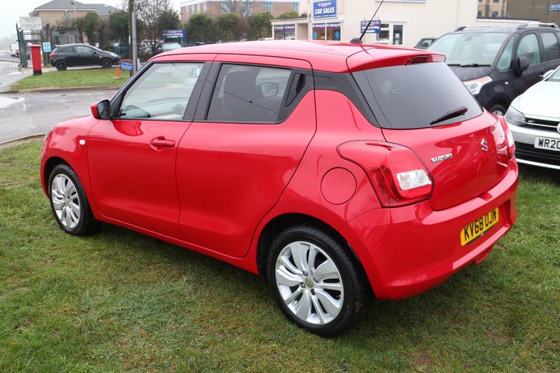 Used Suzuki Swift 2018 for sale - 77437936: Photo 3