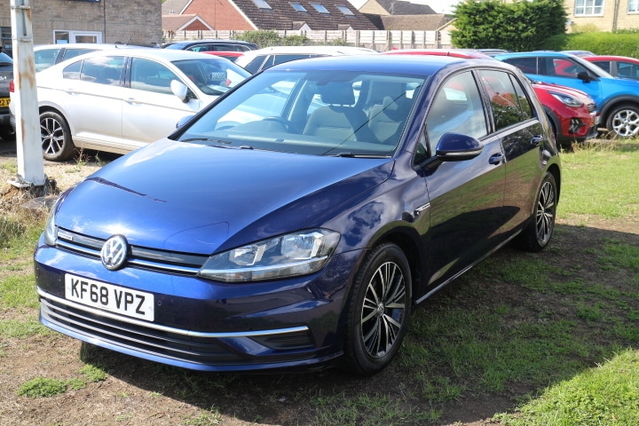 Used Volkswagen Golf 2019 for sale - 77107319: Photo 2