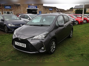 Used Toyota Yaris 2020 for sale - 77655925: Photo