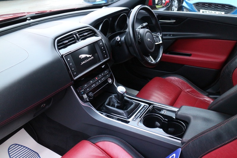 Used Jaguar XE 2017 for sale - 77264154: Photo 5