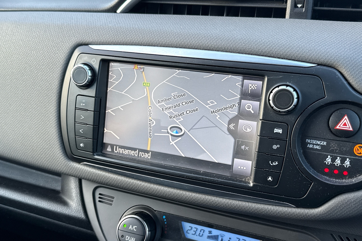 Used Toyota Yaris 2017 for sale - 77110327: Photo 16