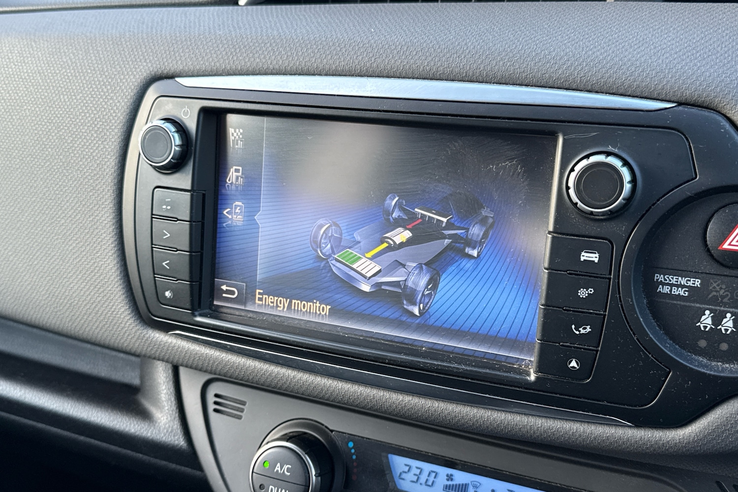 Used Toyota Yaris 2017 for sale - 77110327: Photo 19