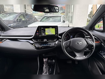 Used Toyota C-HR 2021 for sale - 77560698: Photo