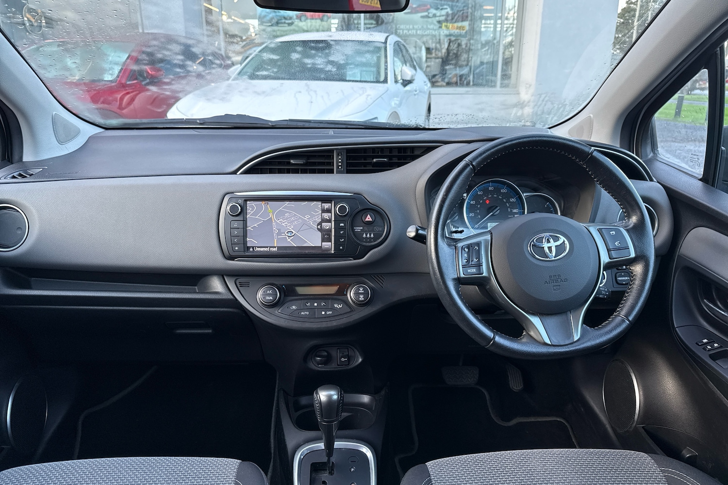 Used Toyota Yaris 2017 for sale - 77067602: Photo 3