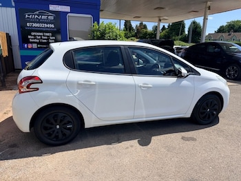 Used Peugeot 208 2013 for sale - 79345803: Photo