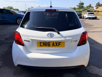 Used Toyota Yaris 2016 for sale - 79345344: Photo