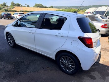 Used Toyota Yaris 2016 for sale - 79345344: Photo