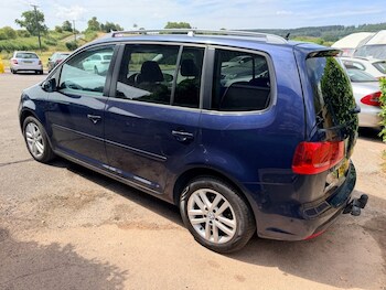 Used Volkswagen Touran 2010 for sale - 79345372: Photo