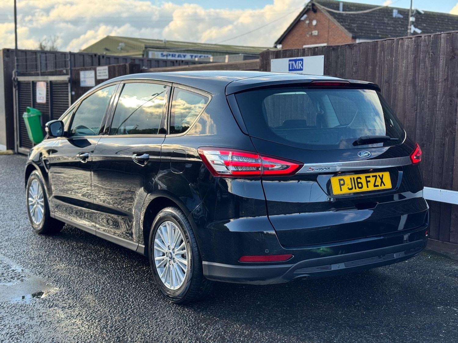 Used Ford S-Max 2016 for sale - 76522388: Photo 2