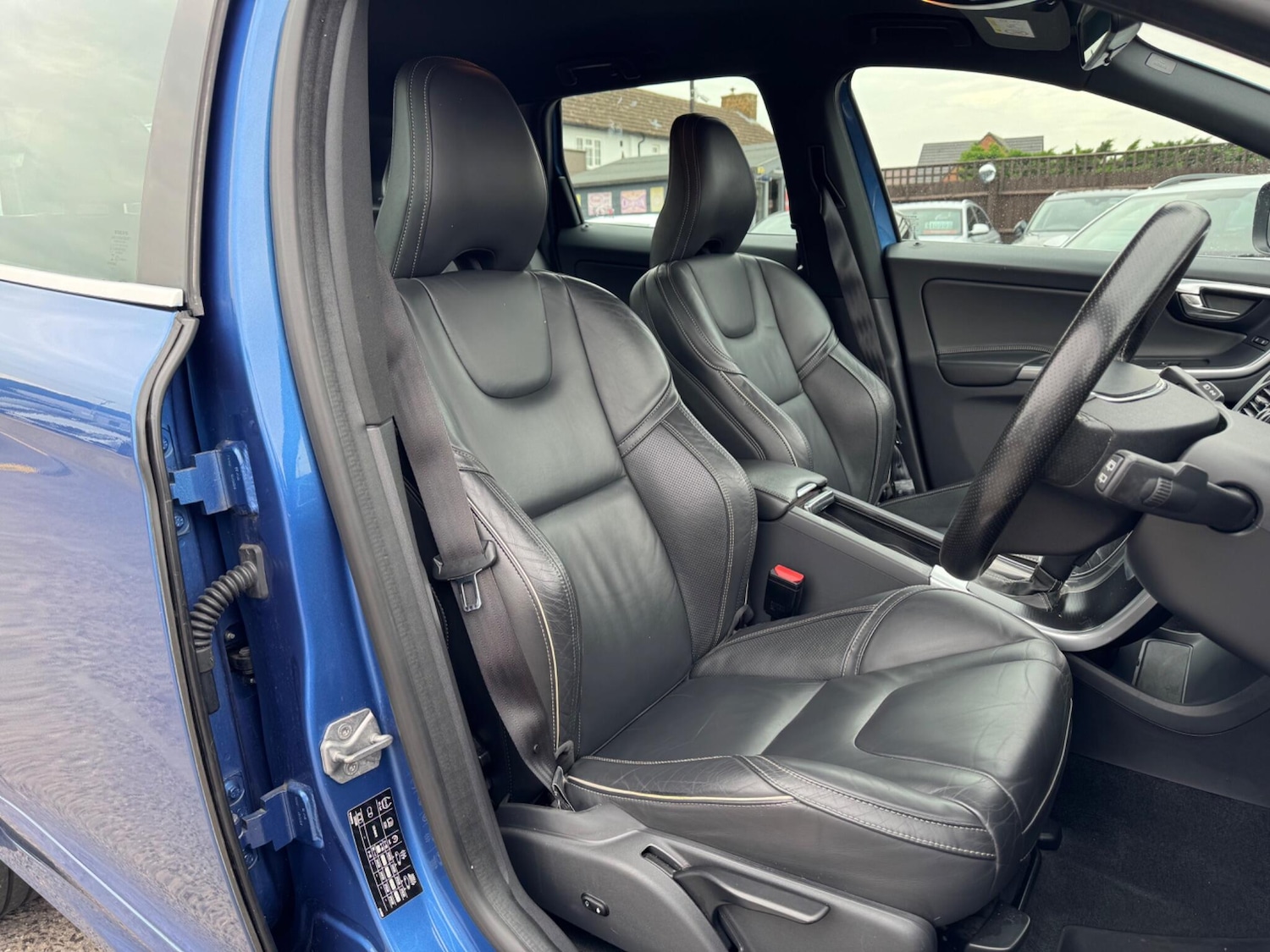 Used Volvo XC60 2017 for sale - 76151128: Photo 8