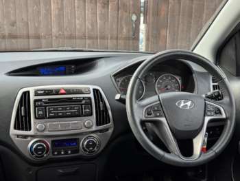 Used Hyundai i20 2014 for sale - 75280449: Photo