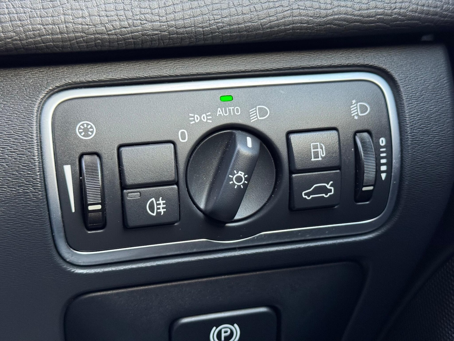 Used Volvo XC60 for sale - 76771629: Photo 27