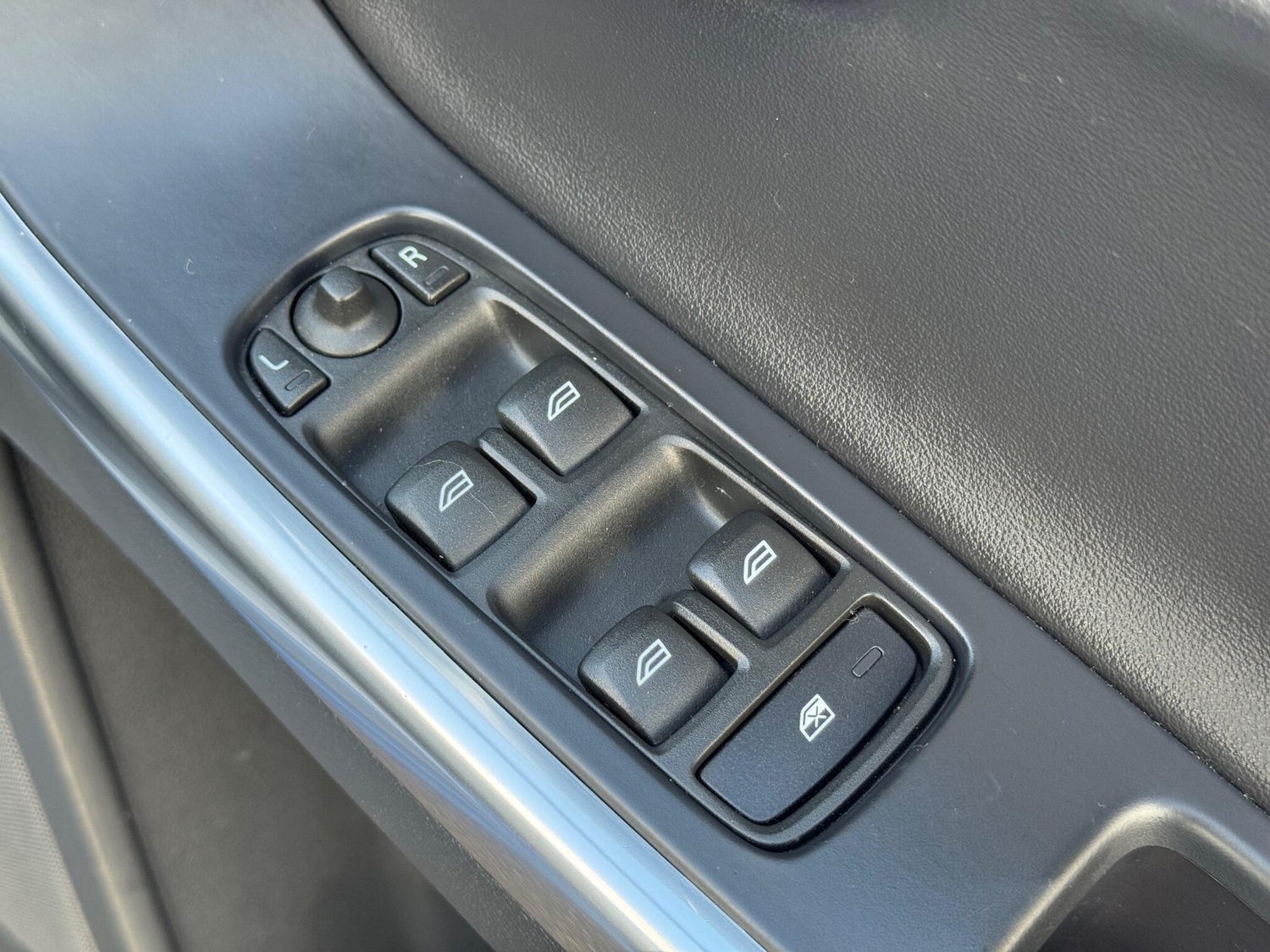 Used Volvo XC60 for sale - 76771629: Photo 28