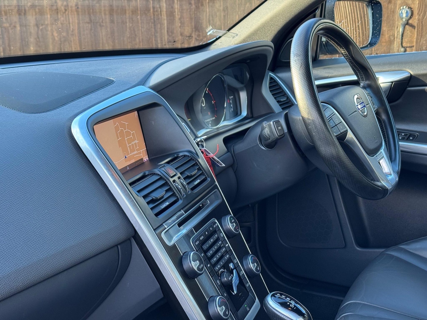 Used Volvo XC60 for sale - 76771629: Photo 4