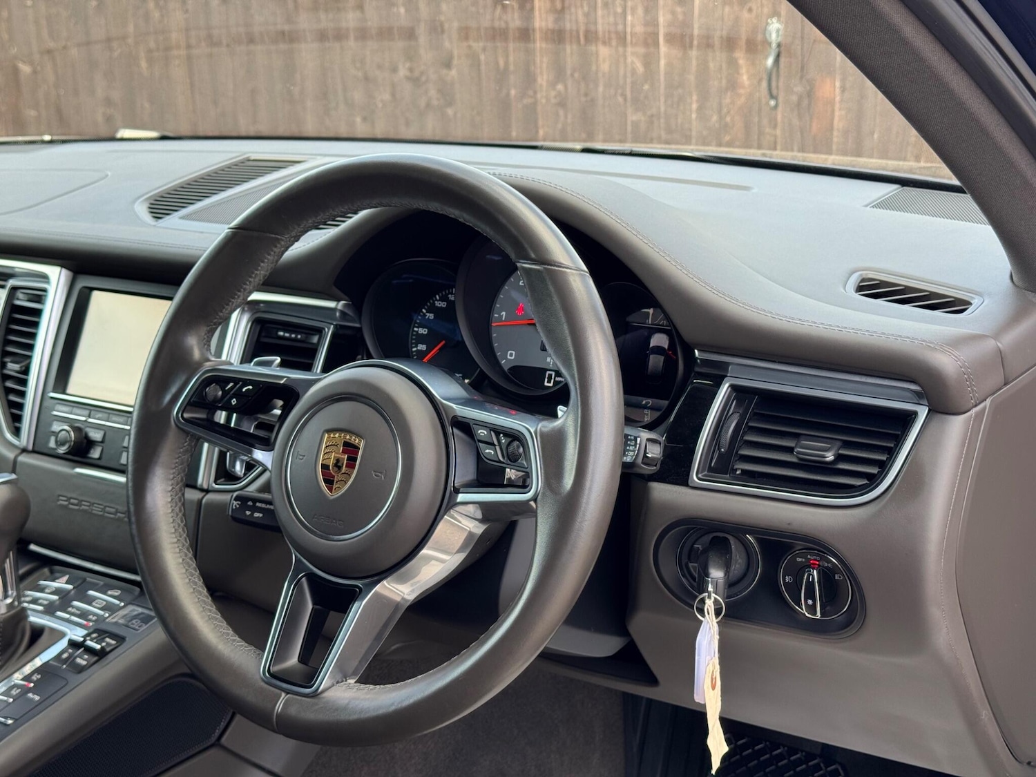Used Porsche Macan 2015 for sale - 77053945: Photo 28