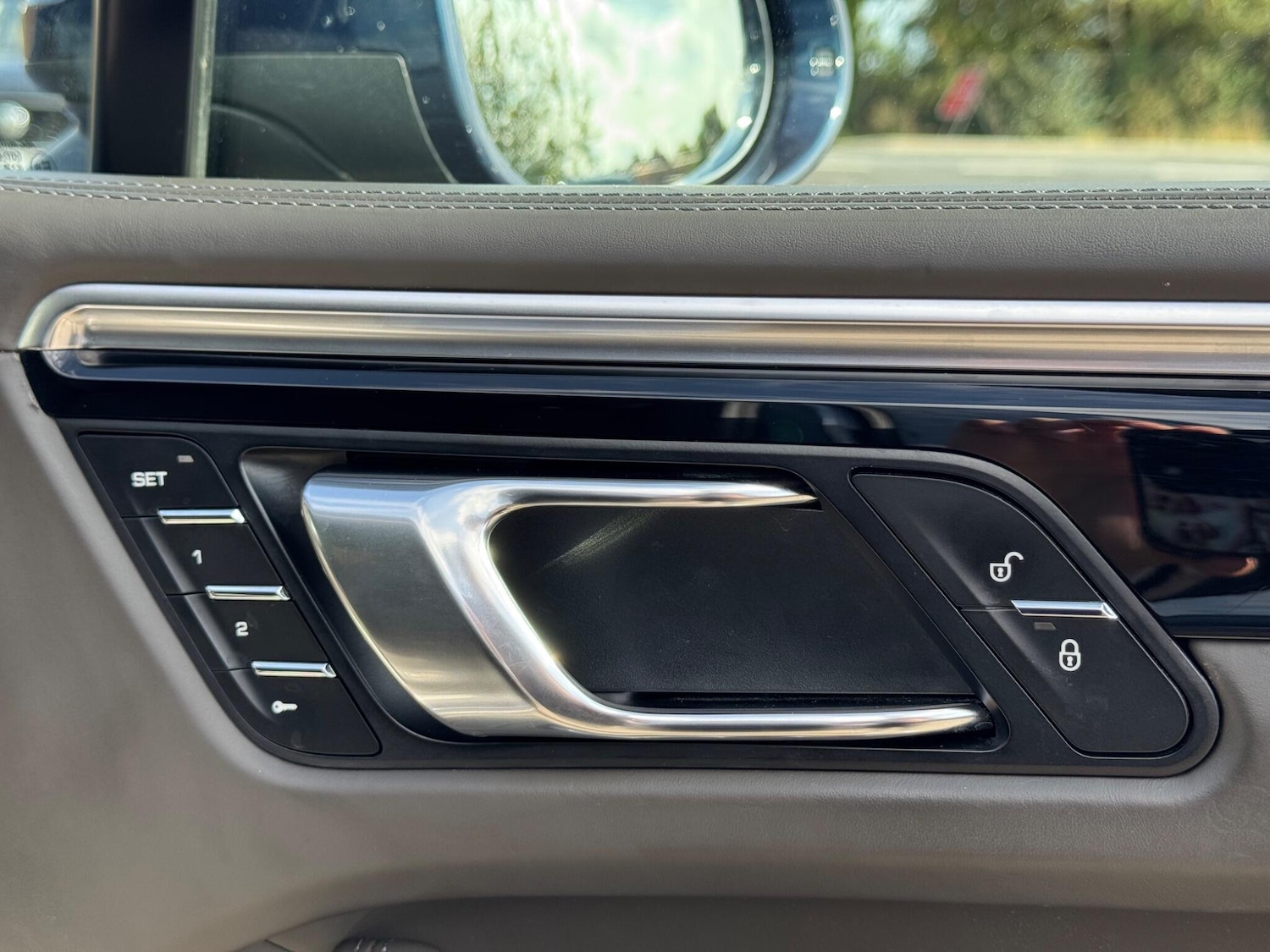 Used Porsche Macan 2015 for sale - 77053945: Photo 32