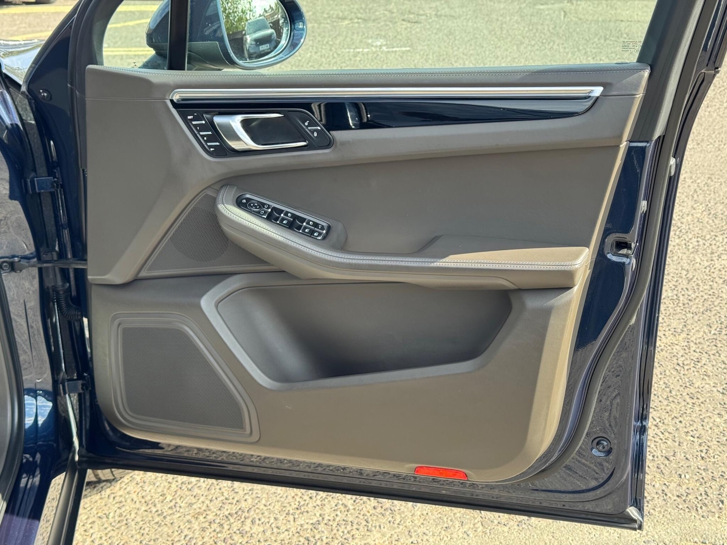 Used Porsche Macan 2015 for sale - 77053945: Photo 34