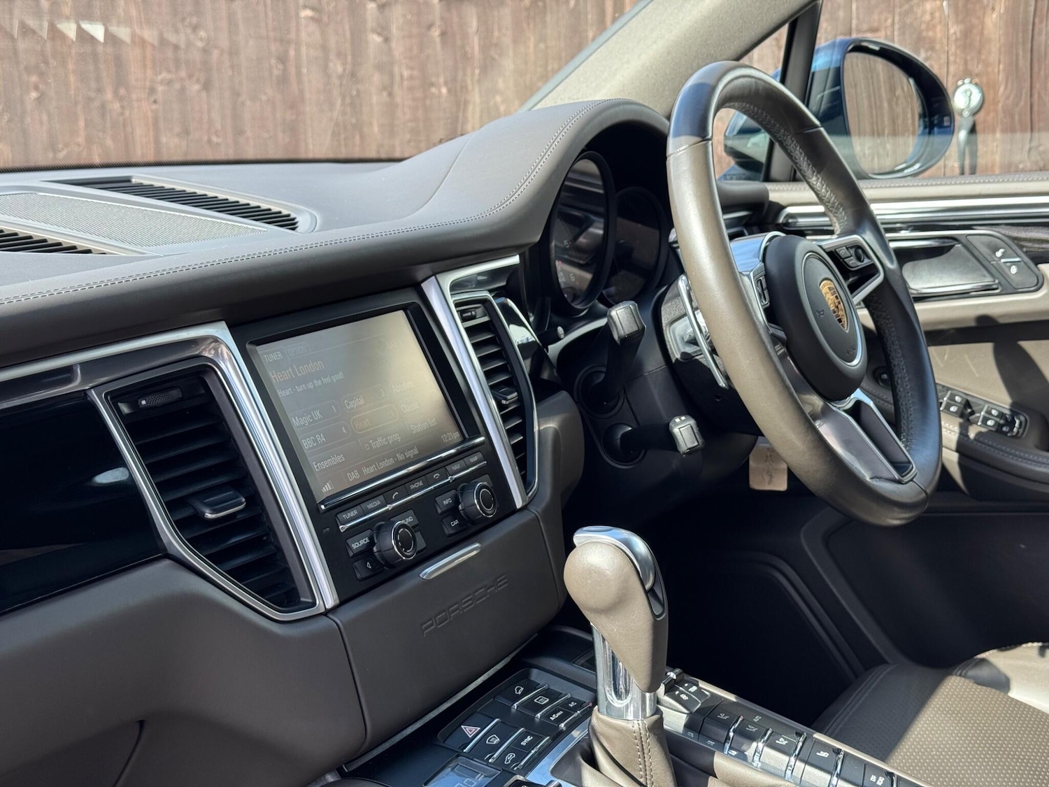 Used Porsche Macan 2015 for sale - 77053945: Photo 45