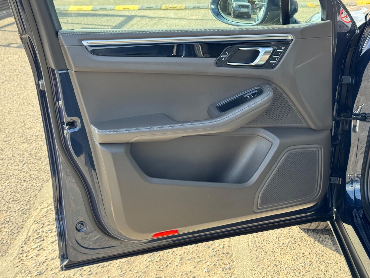 Used Porsche Macan 2015 for sale - 77053945: Photo 47