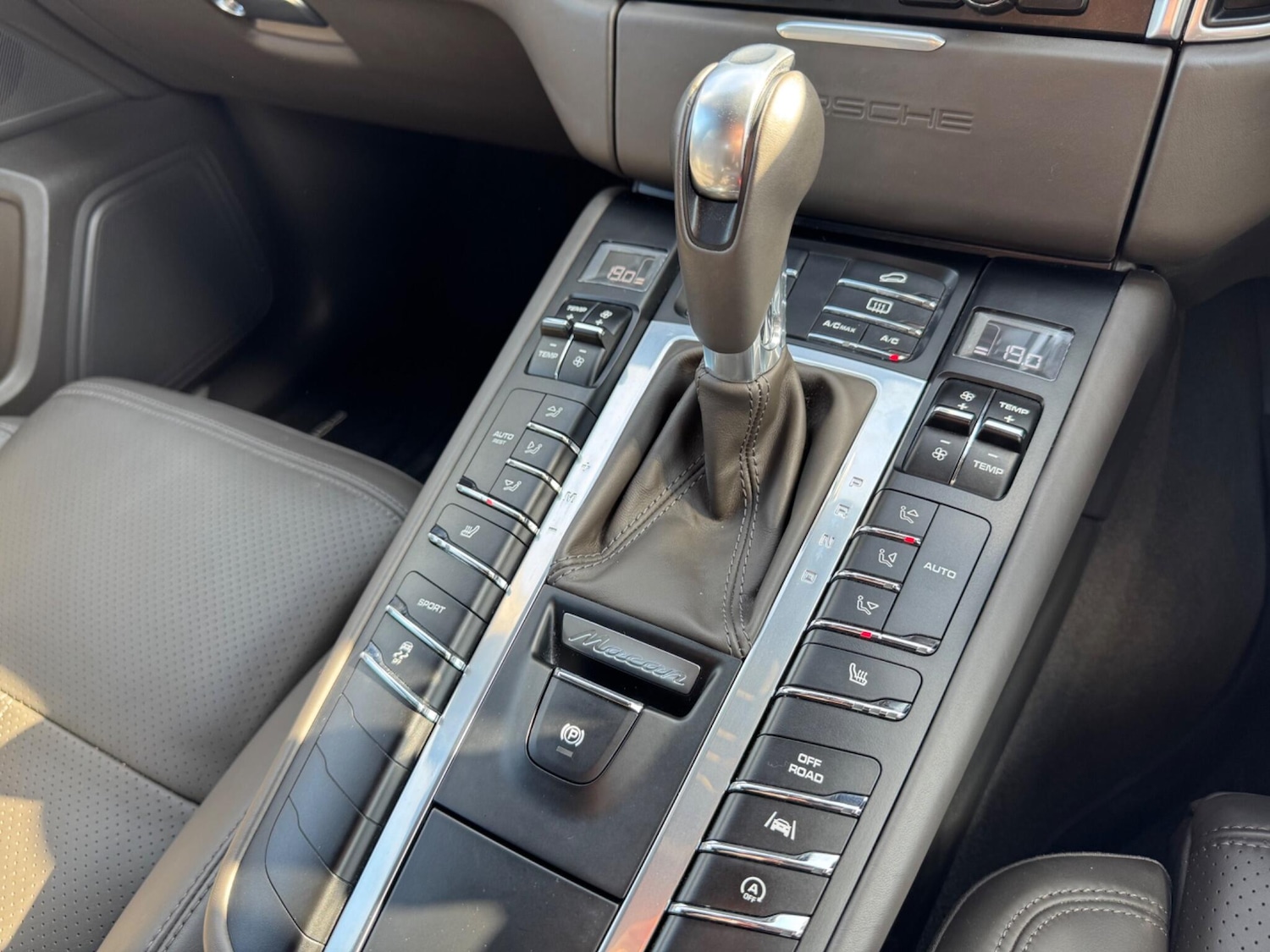 Used Porsche Macan 2015 for sale - 77053945: Photo 61