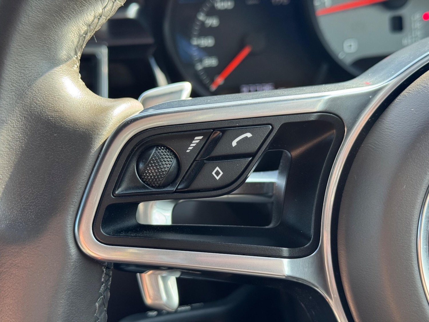 Used Porsche Macan 2015 for sale - 77053945: Photo 63