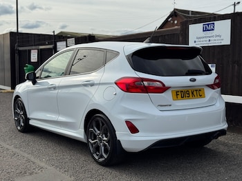 Used Ford Fiesta 2019 for sale - 76109543: Photo 2