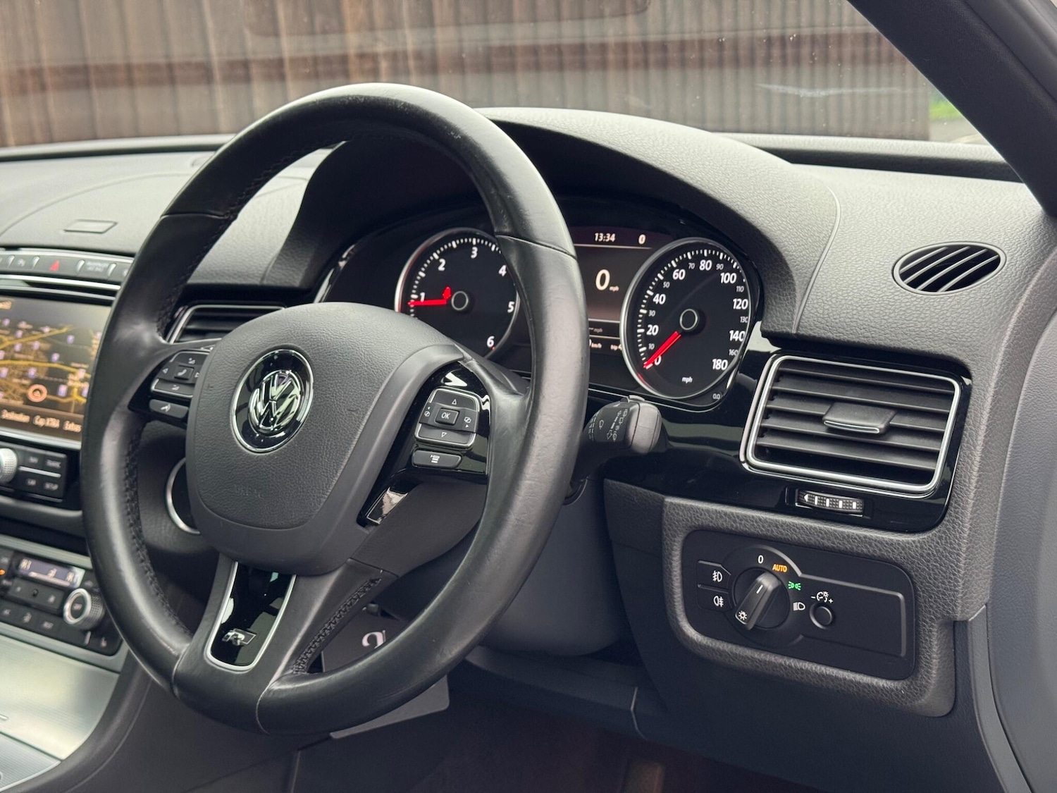 Used Volkswagen Touareg for sale - 76964687: Photo 28