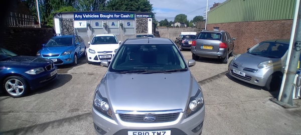 Used Ford Focus 2010 for sale - 75348958: Photo 3