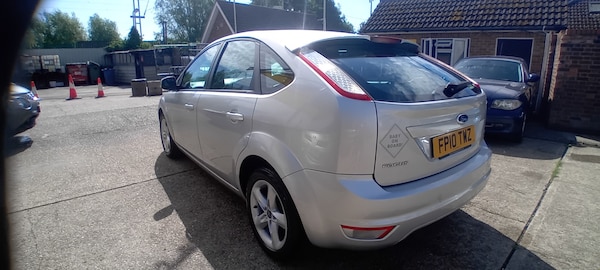 Used Ford Focus 2010 for sale - 75348958: Photo 6
