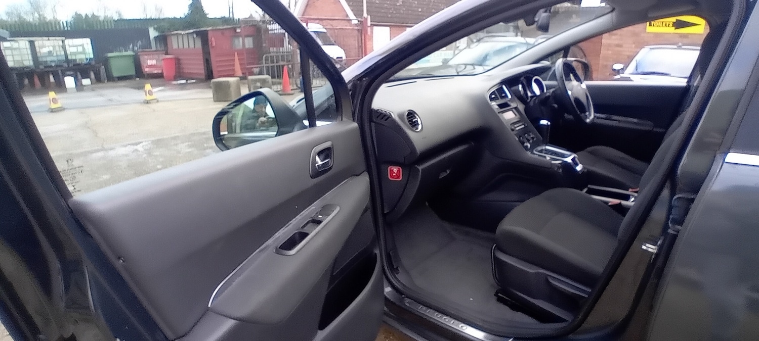 Used Peugeot 5008 2015 for sale - 77054969: Photo 17