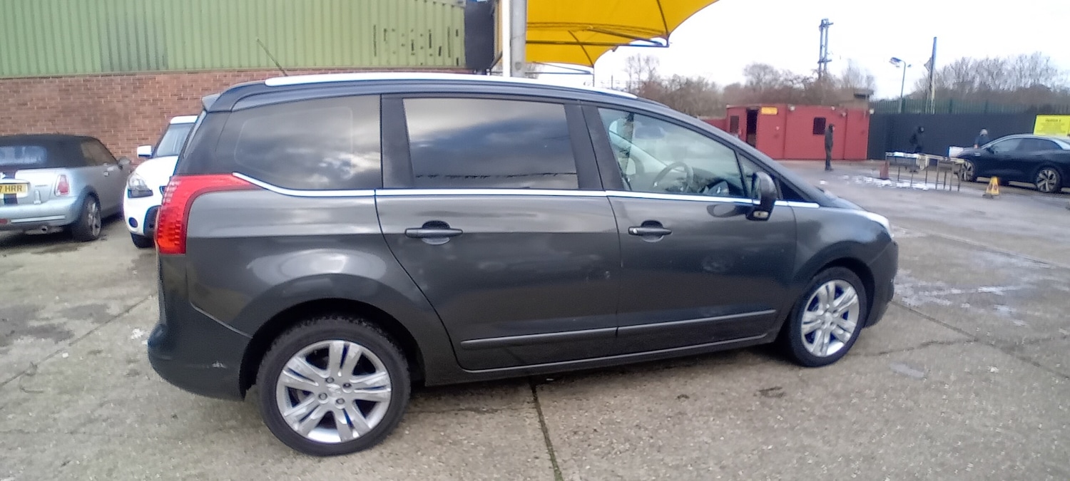 Used Peugeot 5008 2015 for sale - 77054969: Photo 9