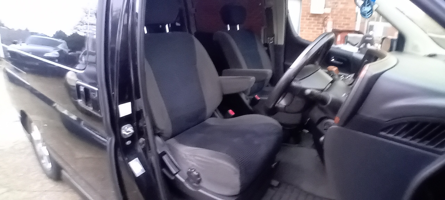 Used Nissan Elgrand 2017 for sale - 76748464: Photo 11