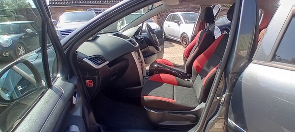Used Peugeot 207 2012 for sale - 75567656: Photo 17
