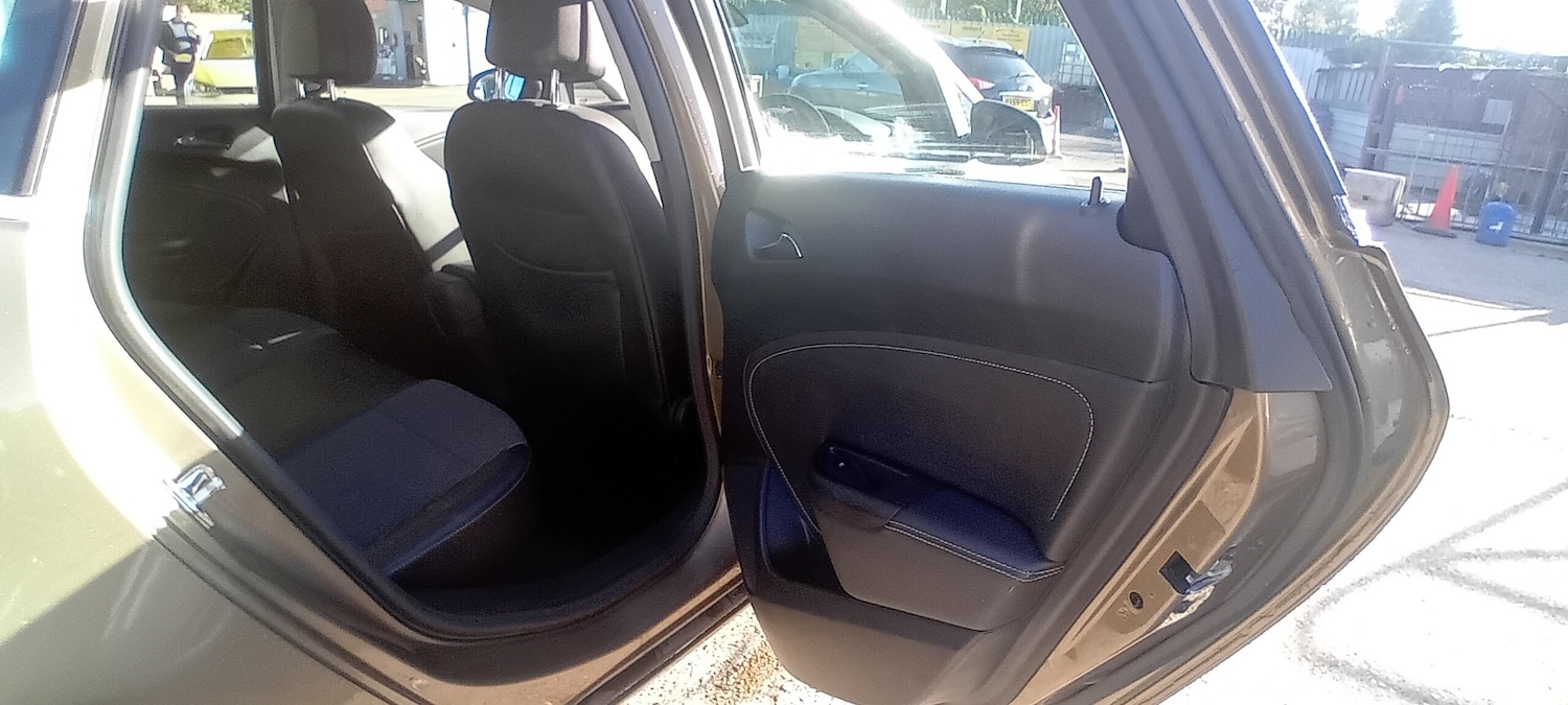 Used Vauxhall Astra 2012 for sale - 76048874: Photo 10
