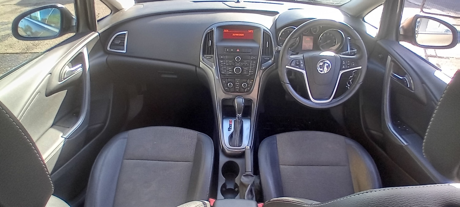 Used Vauxhall Astra 2012 for sale - 76048874: Photo 12
