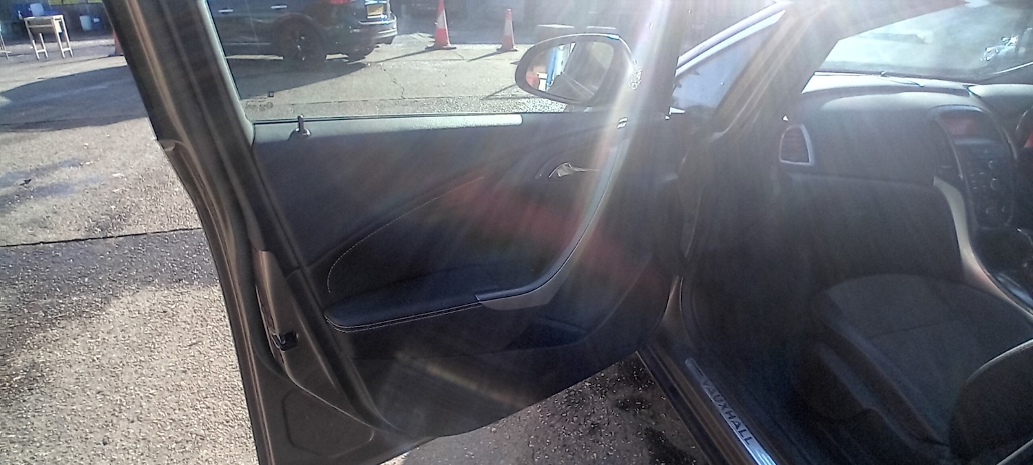 Used Vauxhall Astra 2012 for sale - 76048874: Photo 15