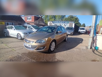 Used Vauxhall Astra 2012 for sale - 76048874: Photo 2