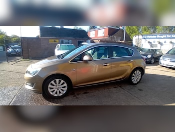 Used Vauxhall Astra 2012 for sale - 76048874: Photo 3