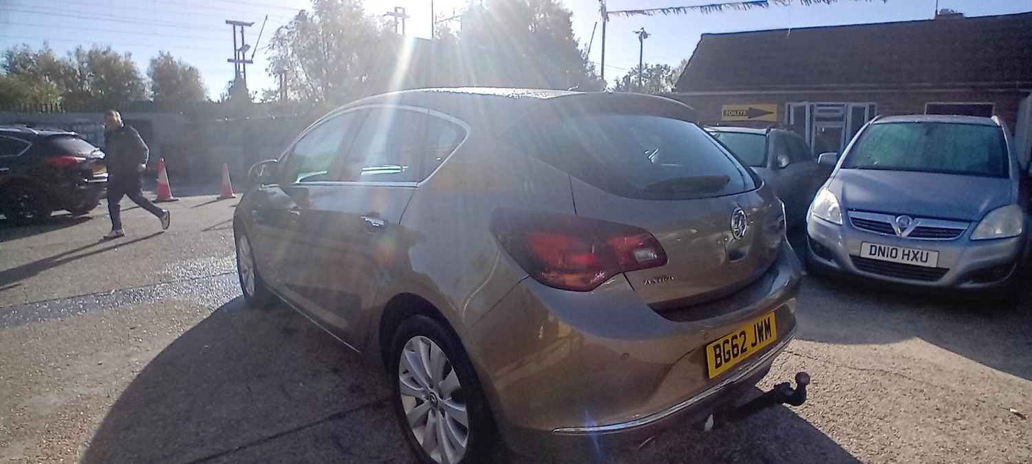 Used Vauxhall Astra 2012 for sale - 76048874: Photo 4
