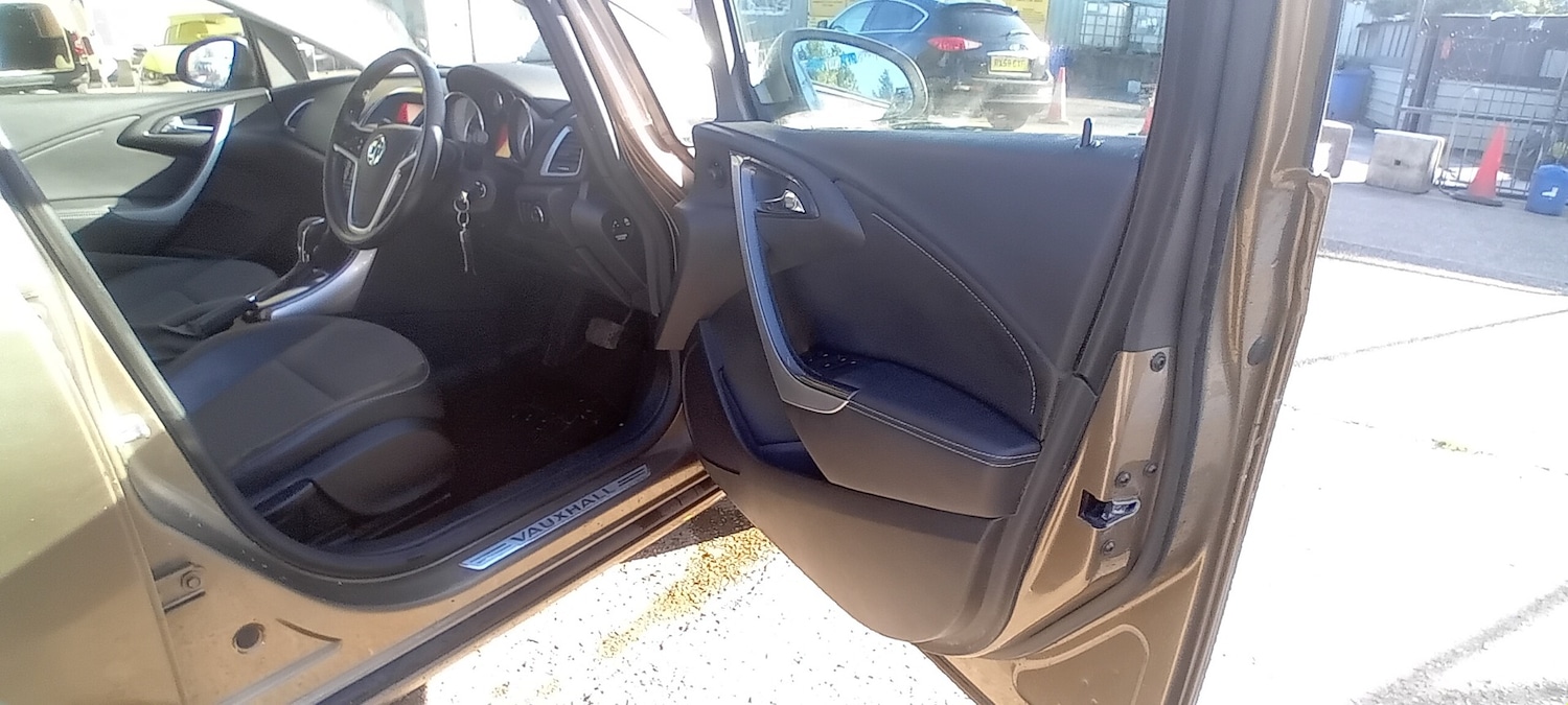 Used Vauxhall Astra 2012 for sale - 76048874: Photo 8