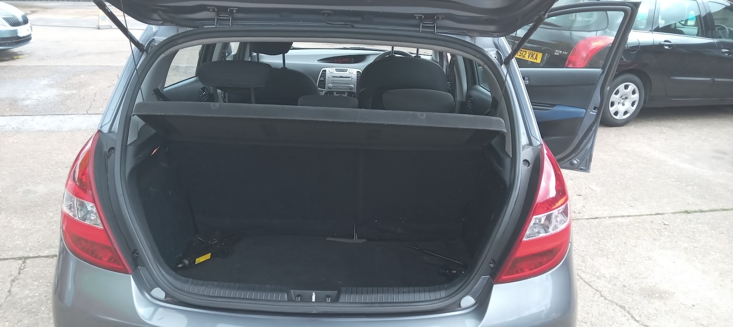 Used Hyundai i20 2009 for sale - 78038870: Photo 13